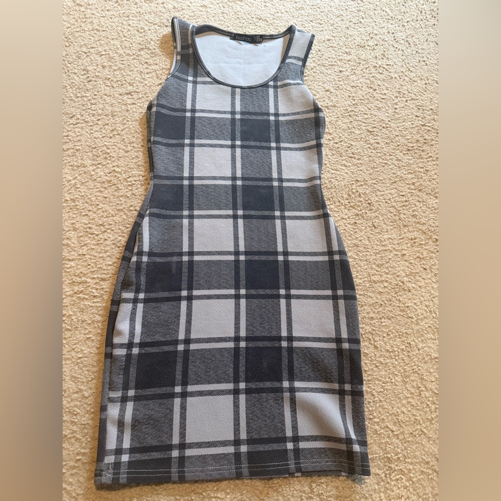 Boohoo Gray Plaid Sleeveless Mini Dress